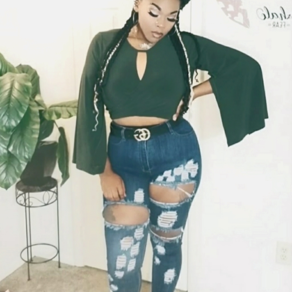 Olive Green Keyhole Tie up Bell sleeve Crop top Fashion Nova size 1xl